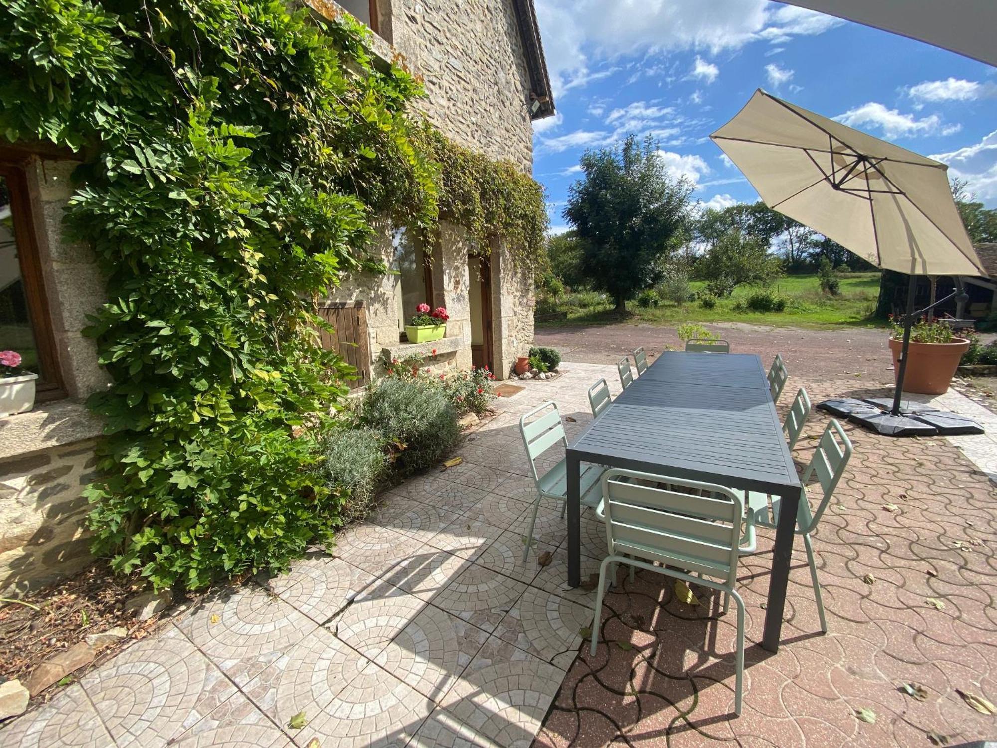 Gîte Moulins-le-Carbonnel, 5 pièces, 12 personnes - FR-1-410-132 Extérieur photo