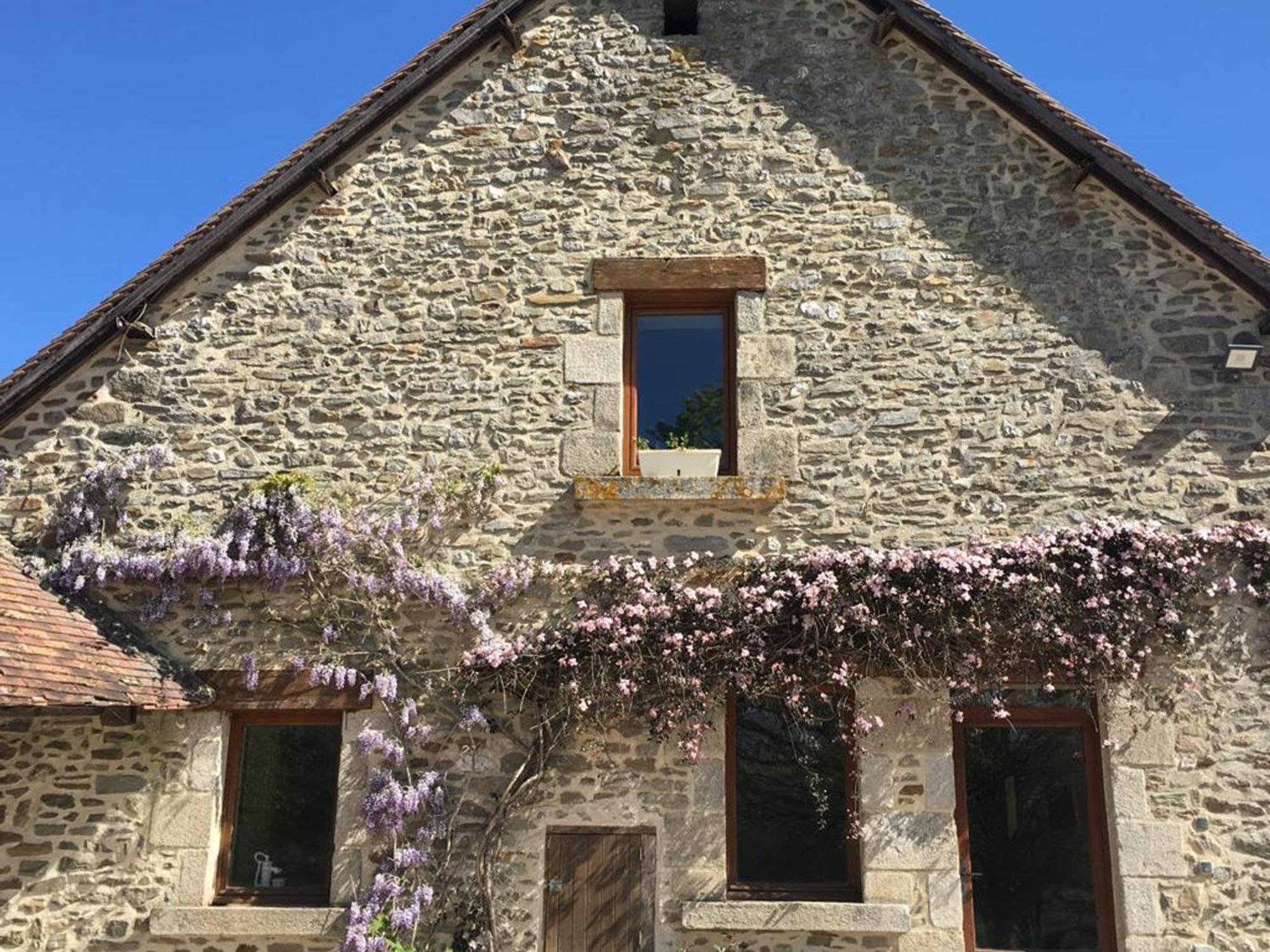 Gîte Moulins-le-Carbonnel, 5 pièces, 12 personnes - FR-1-410-132 Extérieur photo